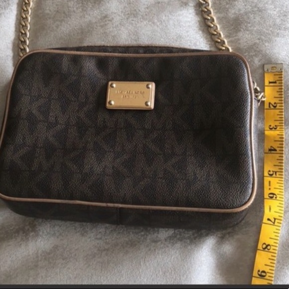 Michael Kors Crossbody Chain Purse - Picture 2 of 3